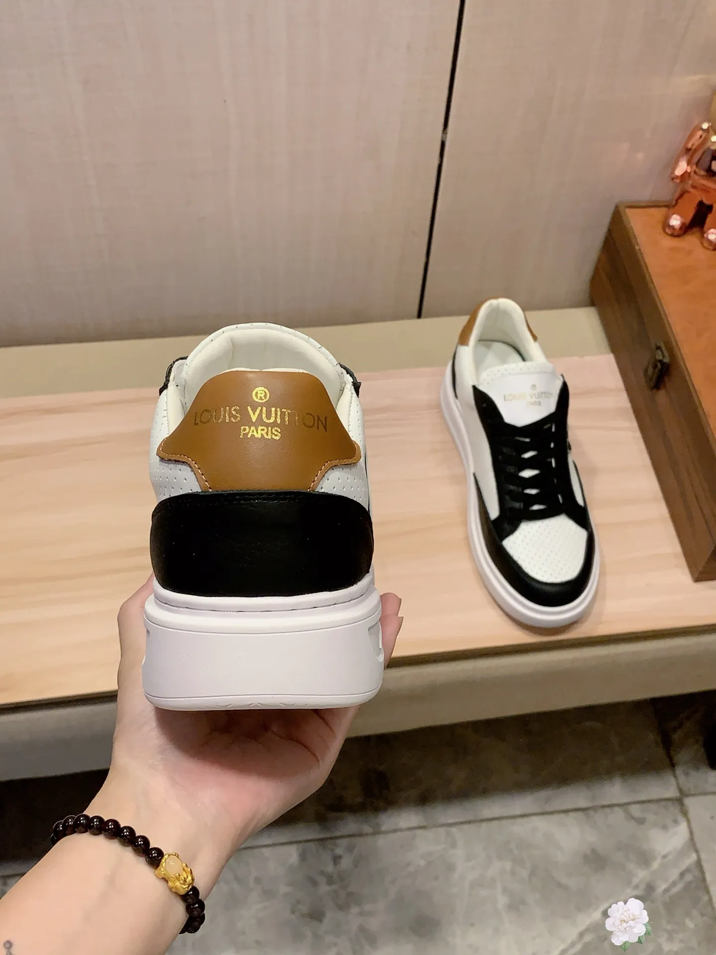 Men's Men's Shoes 💰420💰💰🎩🎩[Lightning][Lightning] "Lv*" The latest and most popular casual shoes, top brands [Seduce] Luxury ~ Purchasing Agency, Top ~ Quality. [Strong] The upper is made of imported breathable cowhide with material ➕ breathable sheepskin feet (•) and fine workmanship. Original stylish and stylish soft rubber wear-resistant and non-slip outsole, light and comfortable on the feet, the real thing looks better when taken in real life, 413: code: 38-44, 6️⃣ colors selected